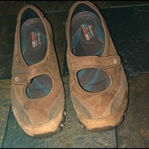 Sketchers, brown flats, casual shoe